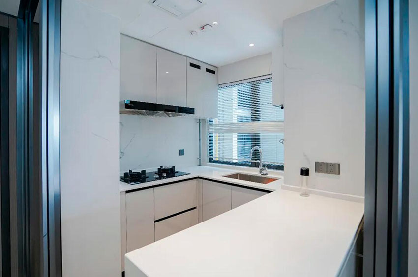 東莞這個中小戶型絕了!從明亮客廳到時尚開放餐廚區的完美融合!